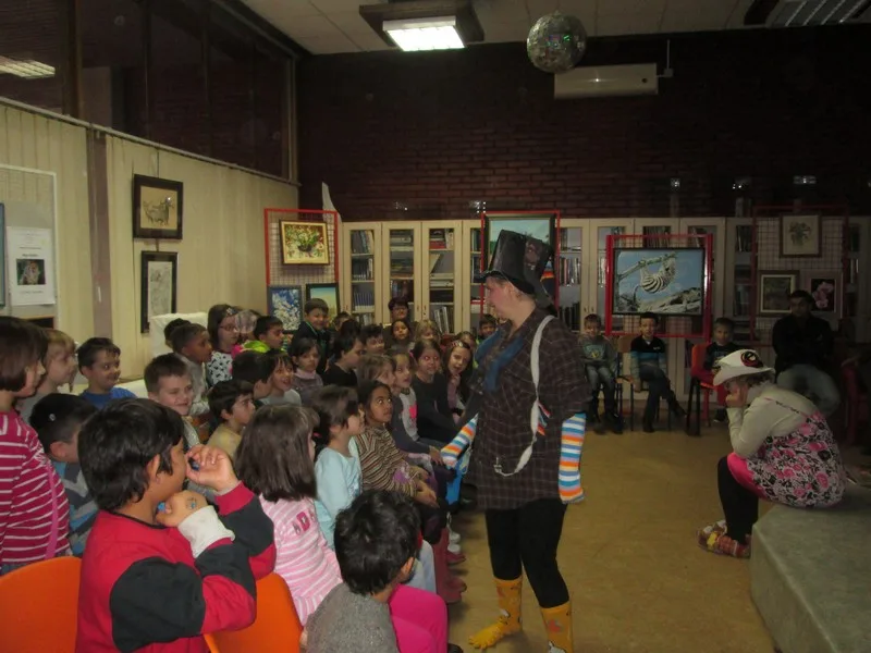 Pročitajte više o članku Predstava Čarapojedac gostovala u capraškoj knjižnici