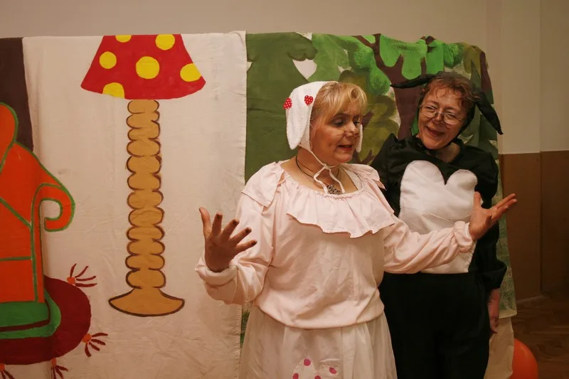 Pročitajte više o članku Predstava “Dva zaljubljena zečića” raznježila mališane