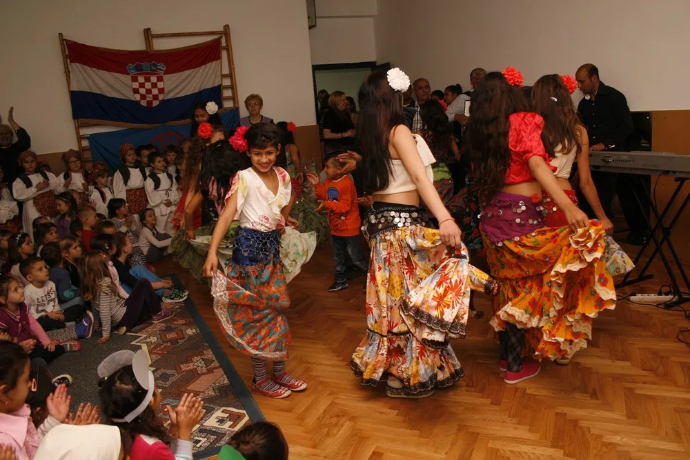 Trenutno pregledavate Zmajići s roditeljima proslavili Svjetski dan Roma u vrtiću