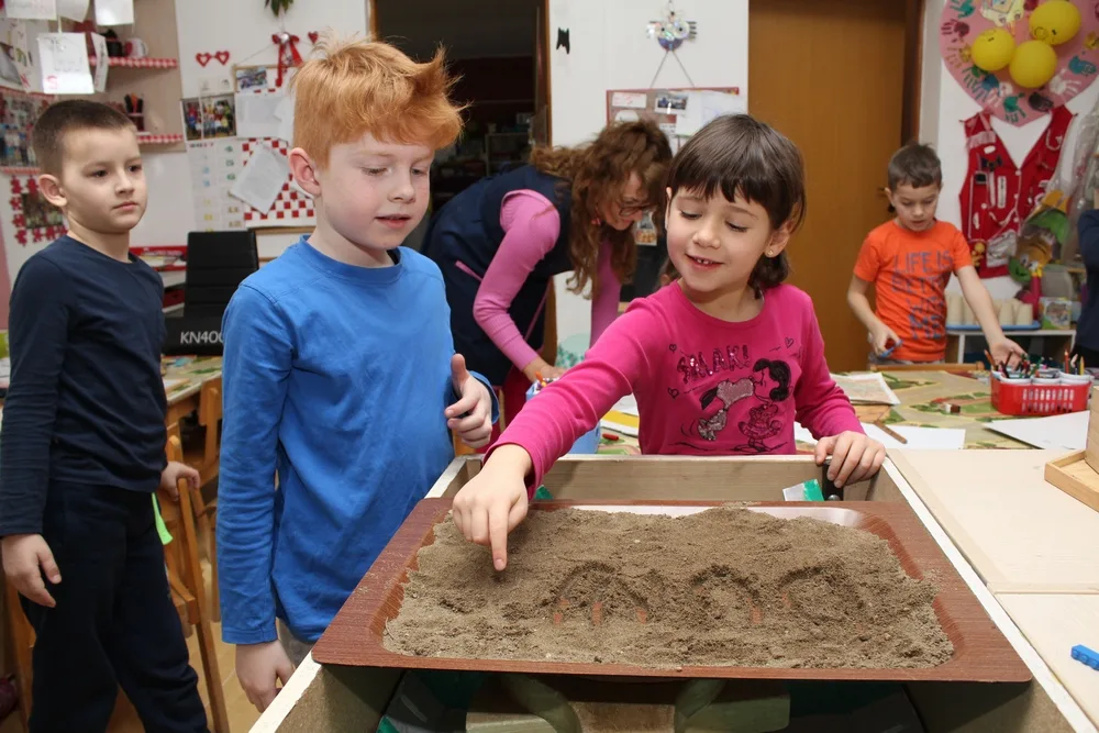 Trenutno pregledavate Aktivnosti posvećene materinskom jeziku u vrtiću Tratinčica