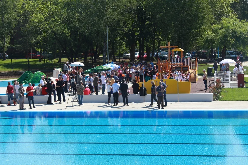 Trenutno pregledavate Otvoren bazen u Capragu