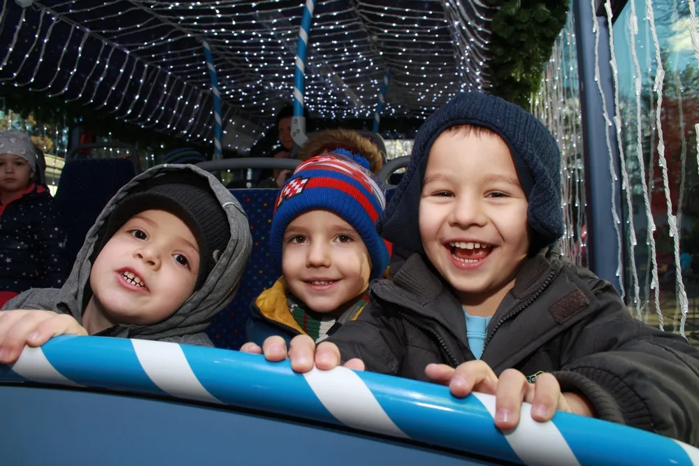 Trenutno pregledavate Božićni bus razveselio djecu u vrtiću