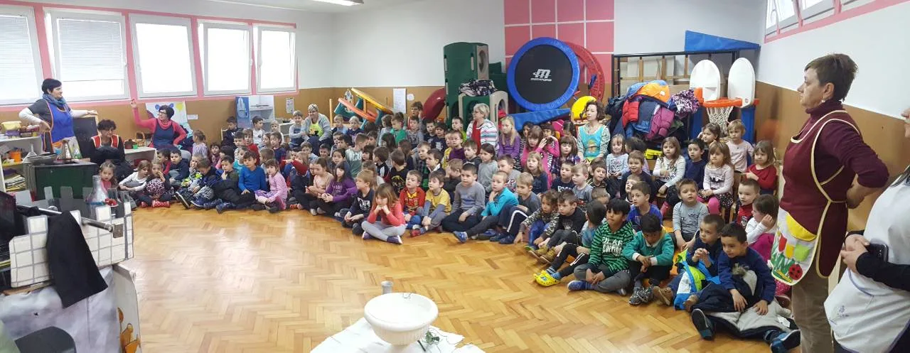 Trenutno pregledavate Predstava Zemlja čarolija ekološki poučila djecu