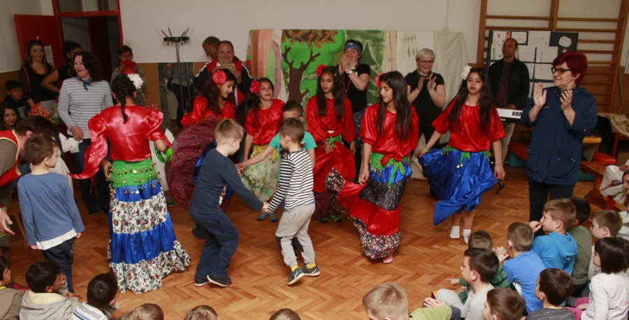 Pročitajte više o članku Uz predstavu, pjesmu i ples obilježen Svjetski dan Roma
