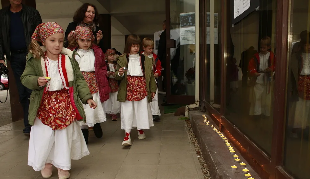 Trenutno pregledavate Kosjenka i Folklorna igraonica Maslačak nastupili u prostorijama HVIDR-e