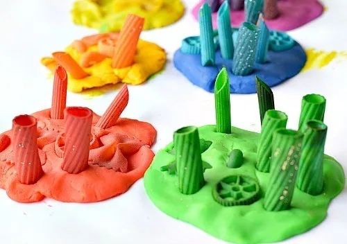 Pročitajte više o članku Šarena tjestenina za igru