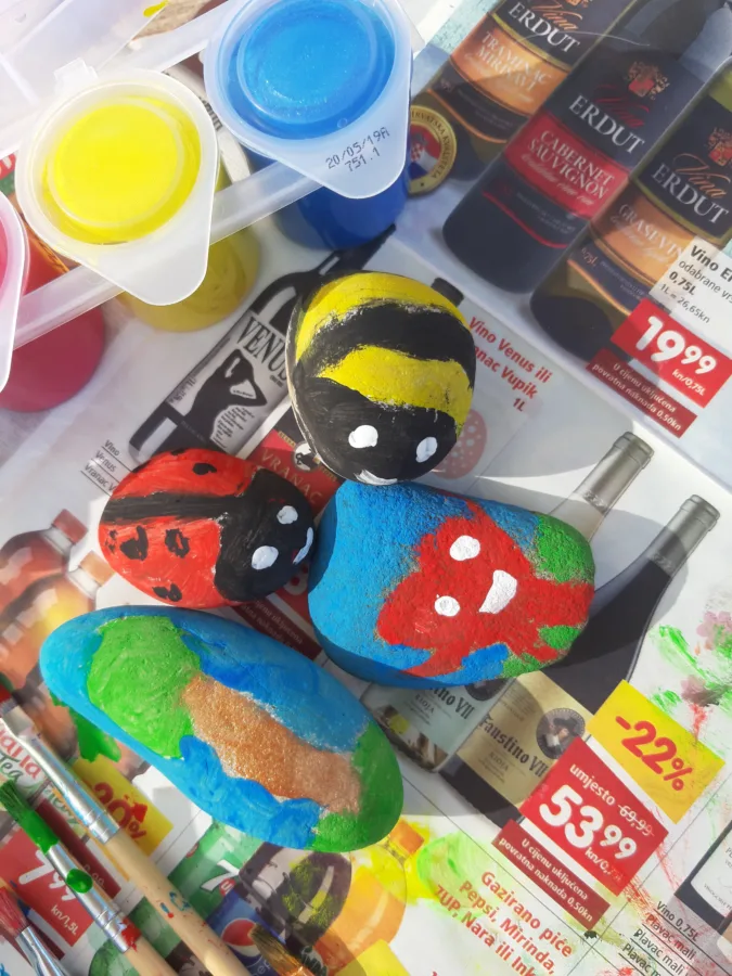 Pročitajte više o članku Oslikavanje kamenčića – likovno-istraživačka aktivnost