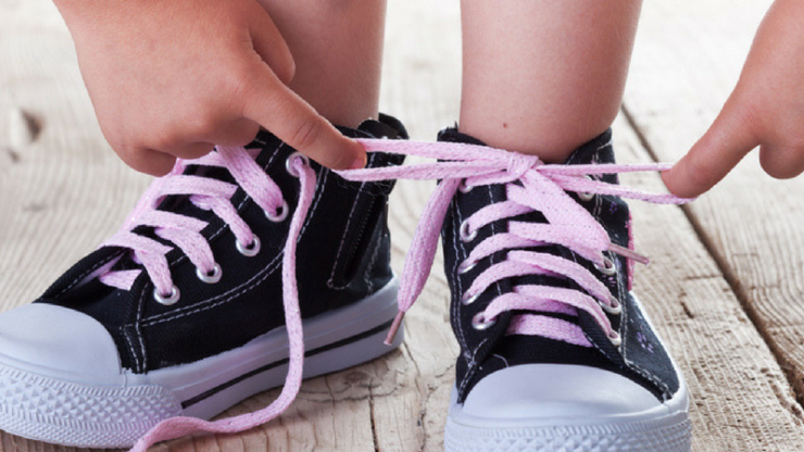 Trenutno pregledavate Kako naučiti vezati cipele?