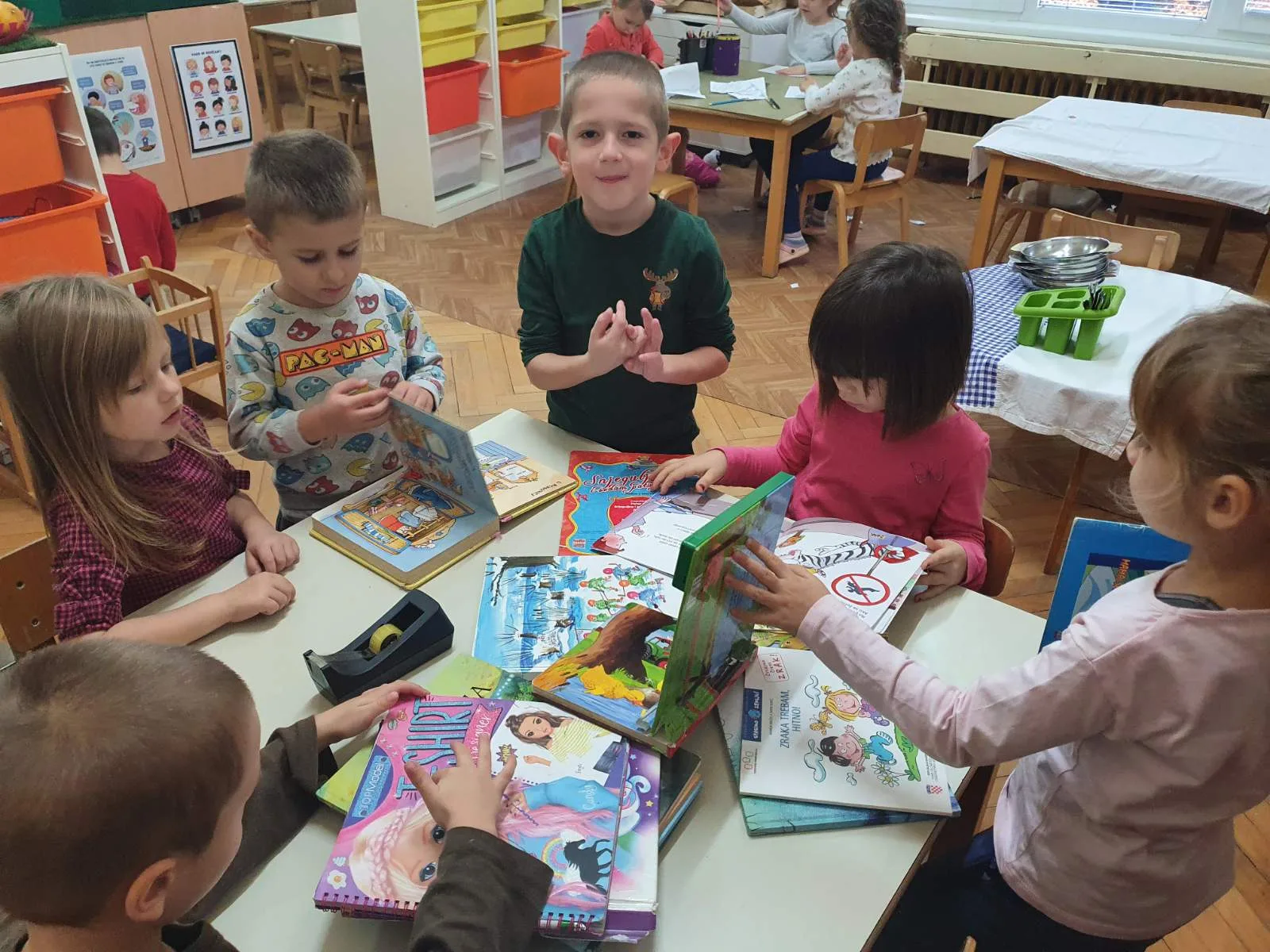 IMG 9f7d43f9703120058ec237a59b1d9f39 V