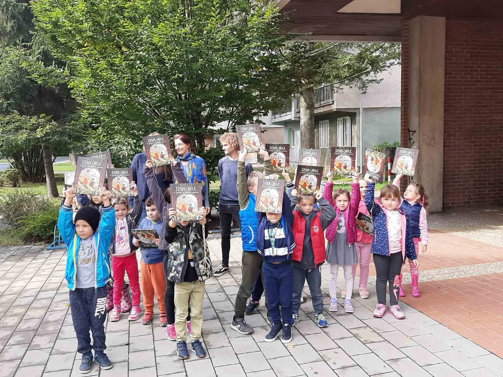 IMG c8b390474b4793ba627a71a1b2870180 V