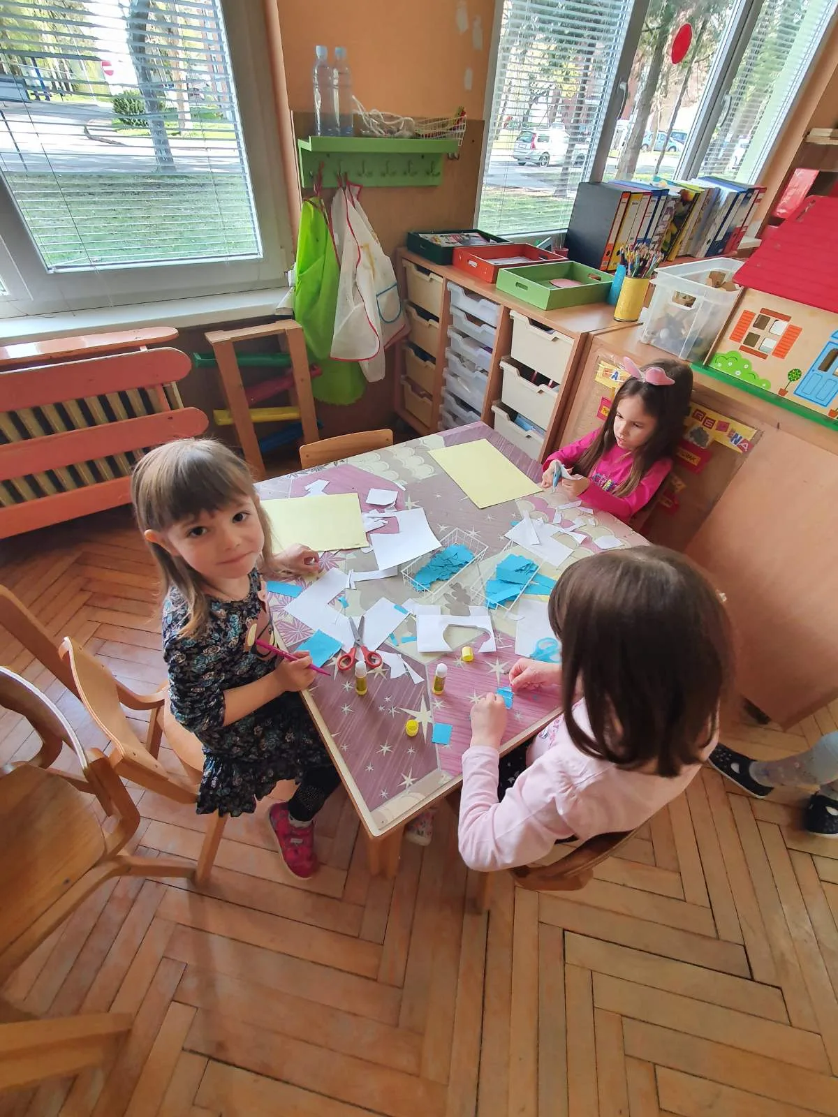 IMG da836453471b384fdd2440a601124289 V