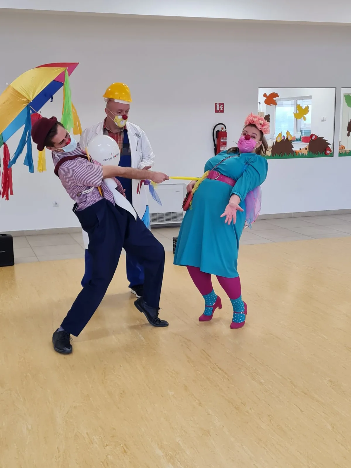 Trenutno pregledavate “Crveni nosovi – klaunovi doktori” u posjeti objektu “Sunce”