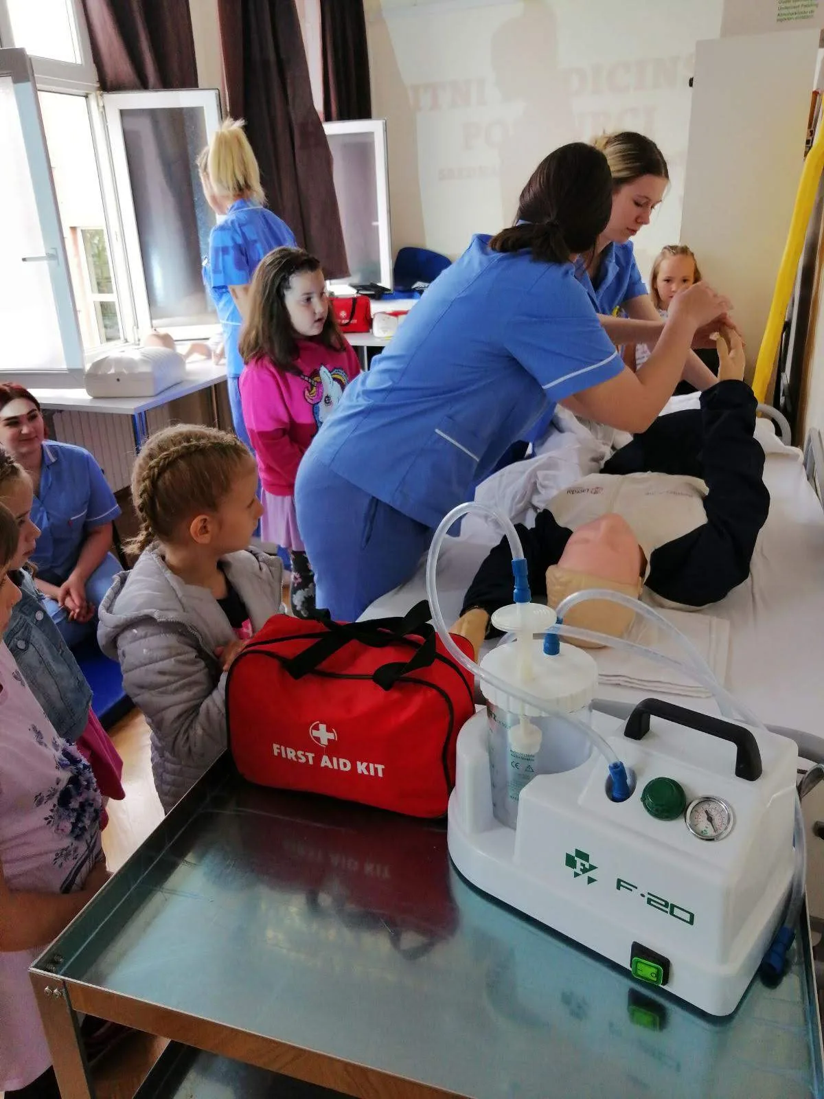 IMG 445b5a9a878355f698df3f25f26e3b94 V