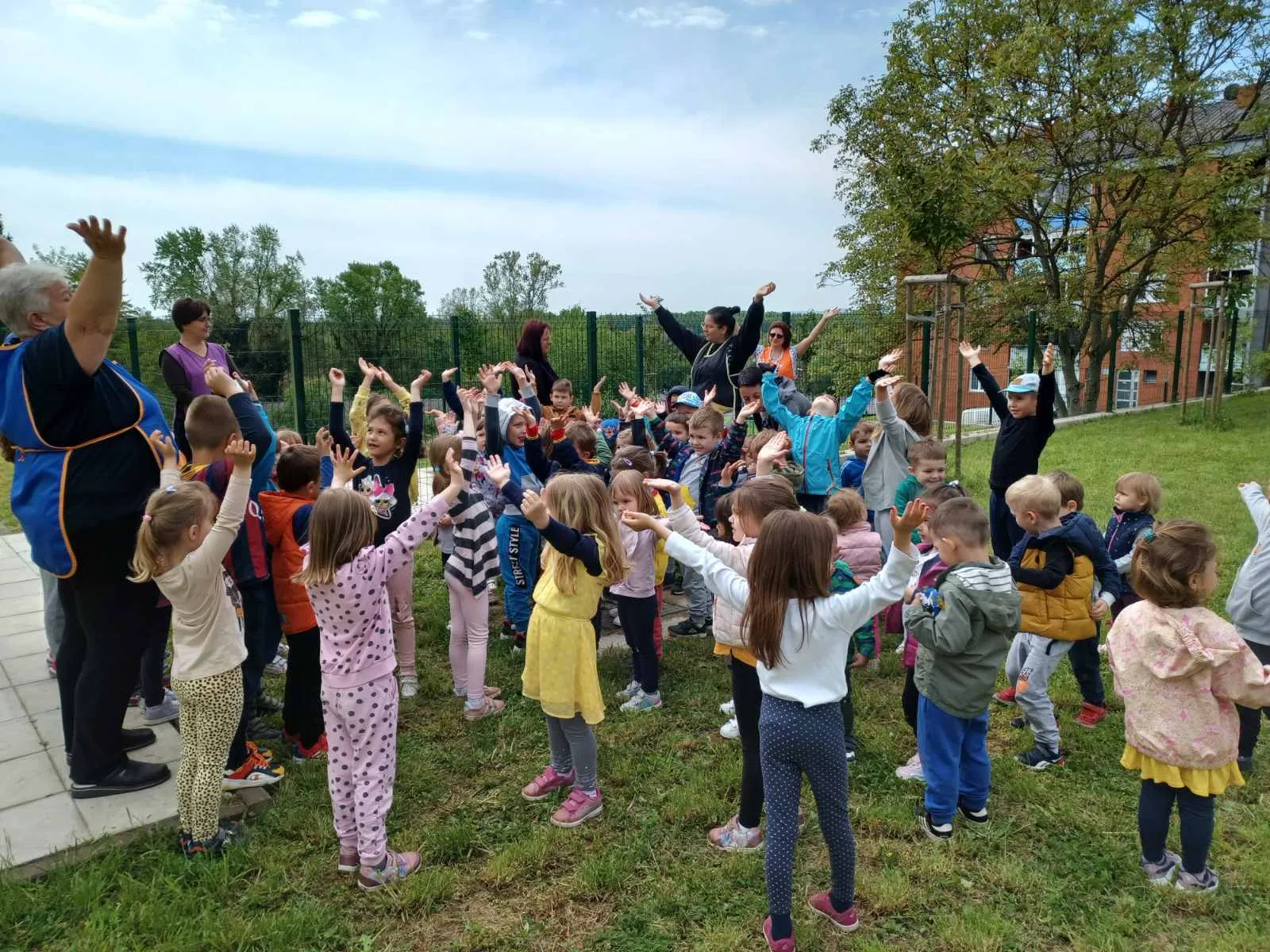 IMG 63e64537beaeef40750beb32bd61a699 V