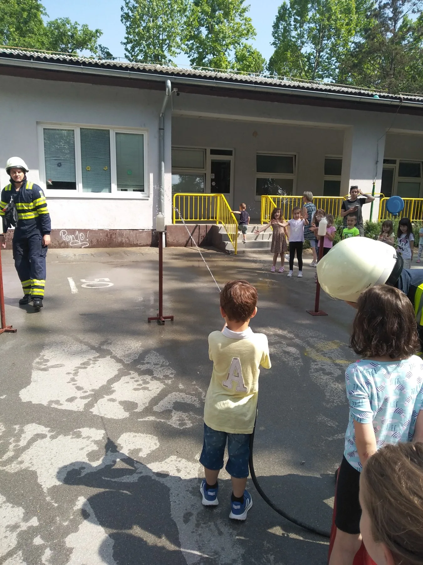 IMG e064cce7d5662c54e2e7087c0310bf23 V