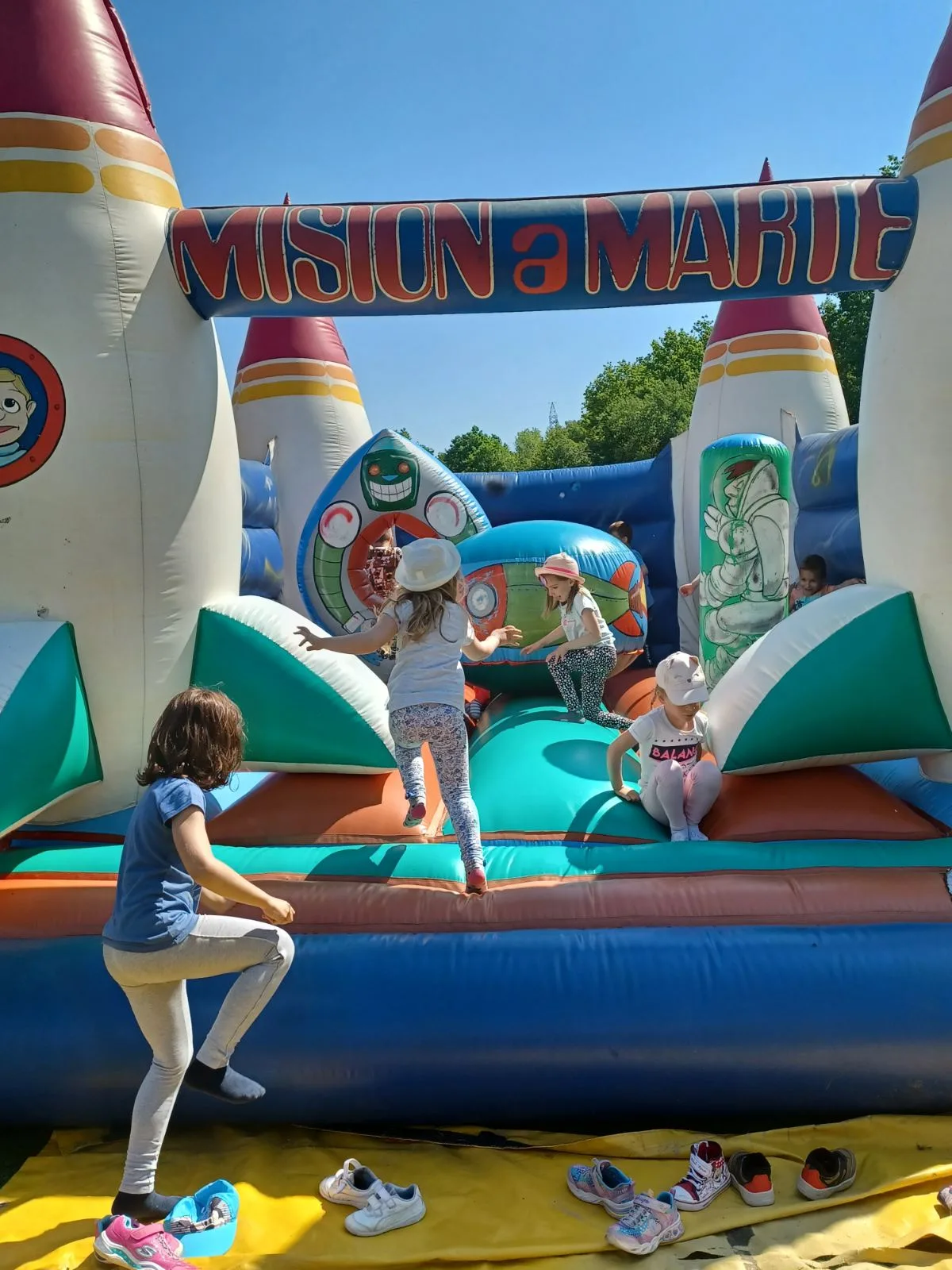 IMG ef588769fef235aec593944c1855fcae V