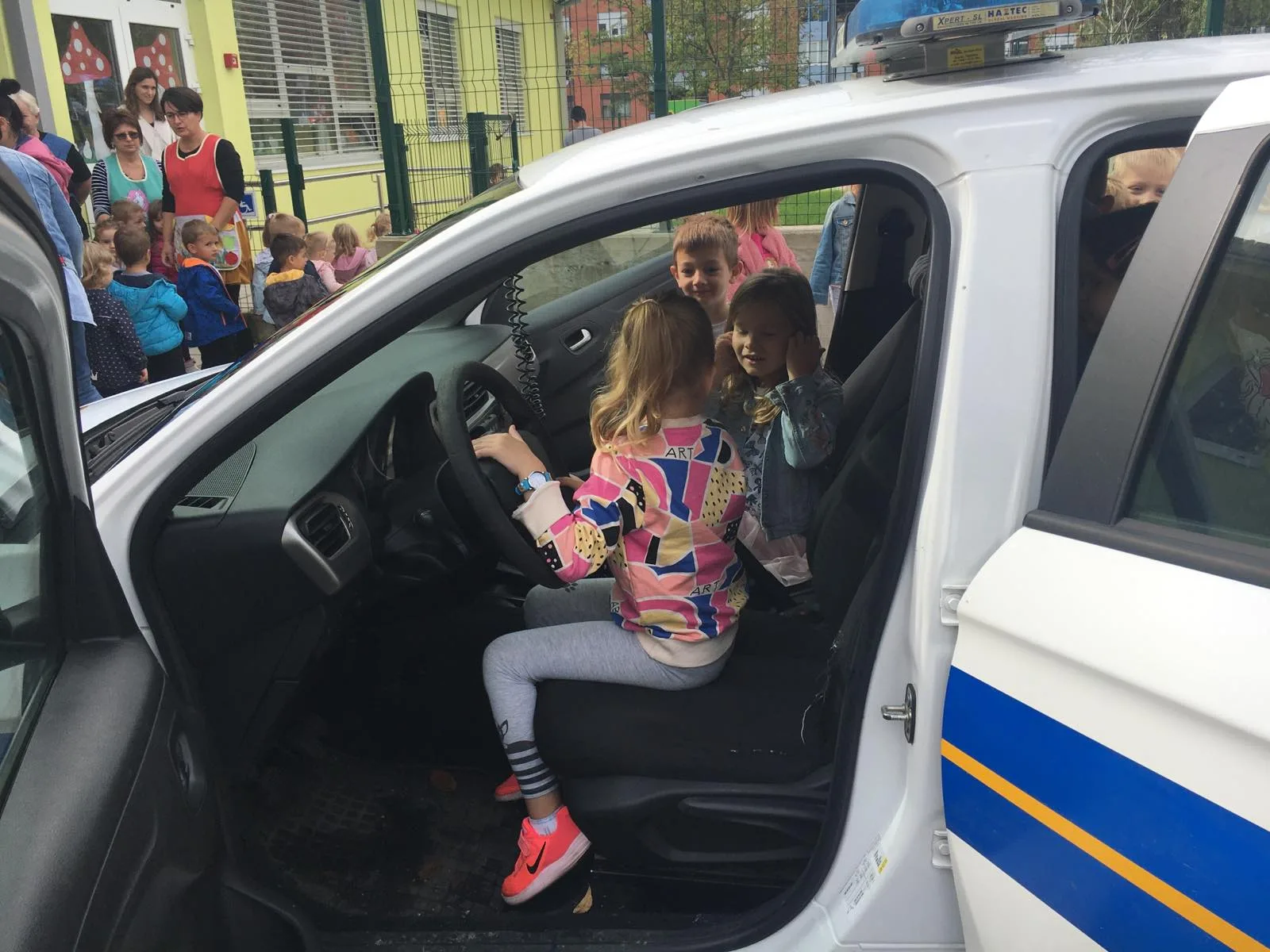 IMG 2e50c3bc621861237ffd6992d0286a37 V