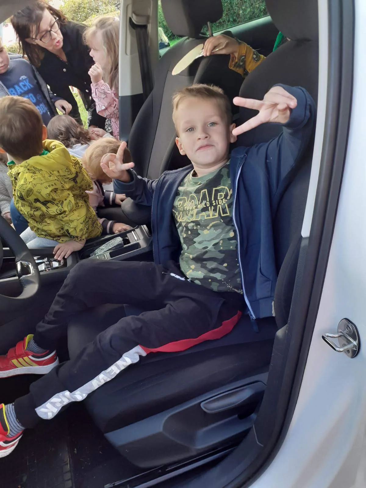 IMG 9d4753d8396a2dfad327b03f54bdfc48 V