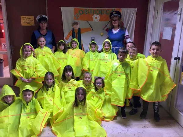 IMG c09dcbe260fb041937ad51c032d70284 V