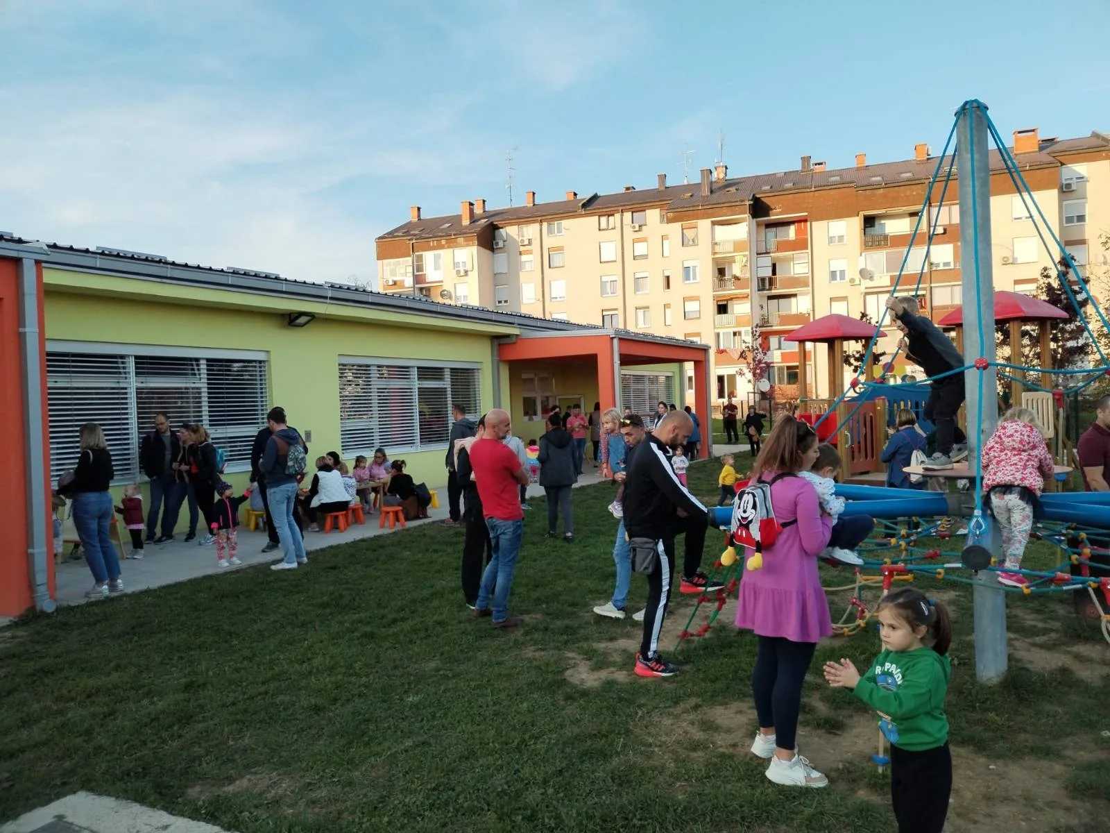 IMG 225a8909065228c195e557eee4c3df77 V