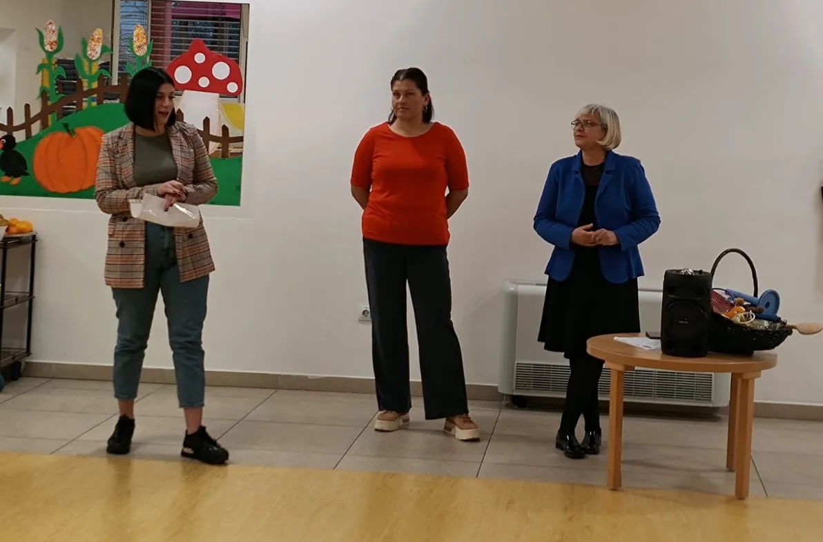 IMG e98b724c844af6cdc79d18bbaa92b36a V