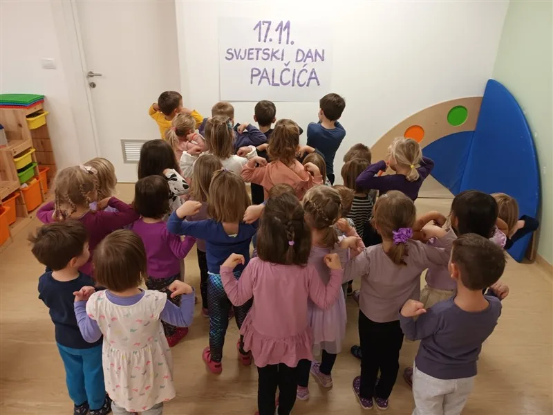 IMG f489789de45e5b962413446a102d8d28 V