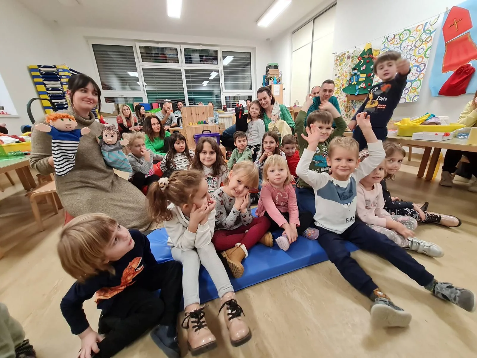 IMG 6a873cc1dc2569af13f336f50bc1ed92 V (1)