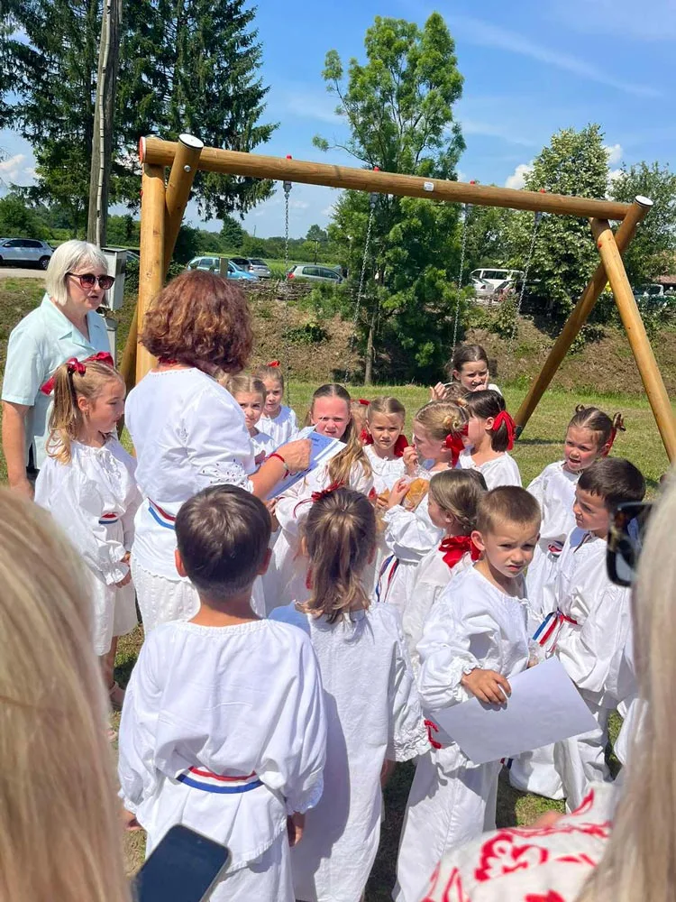 Img 18928dd9dc5c06fb79b90096dfa0c725 V