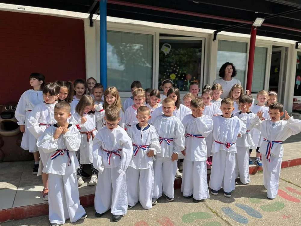 Img 5b4ce1098f8f4722933f95a616f92581 V