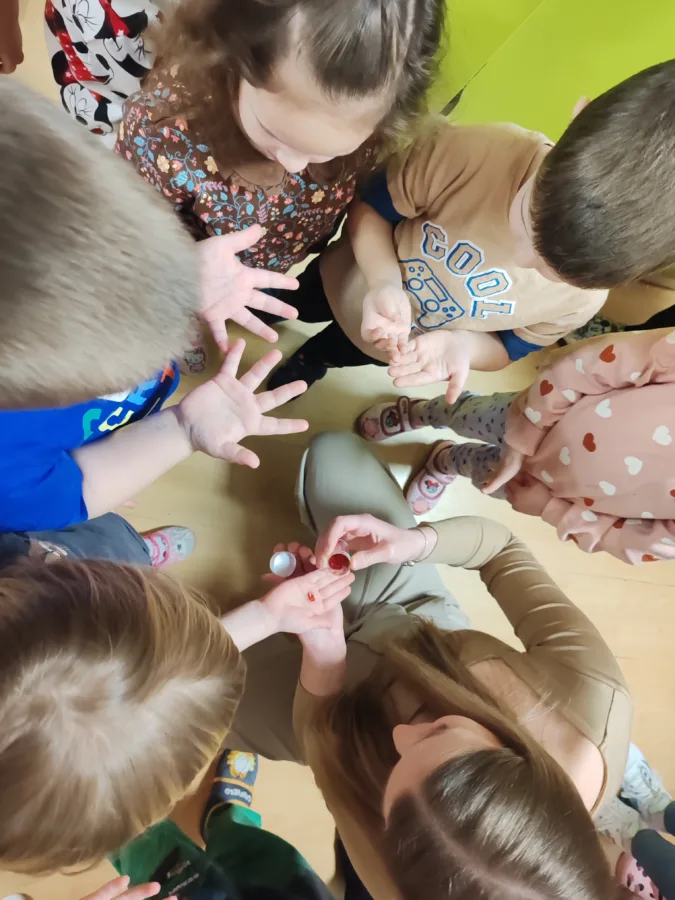 Pročitajte više o članku Higijena zubi i ruku u skupinama Oblaci i Vilenjaci