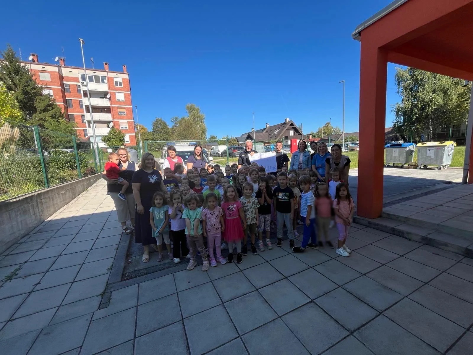 Trenutno pregledavate Policija u posjeti vrtiću Sunce