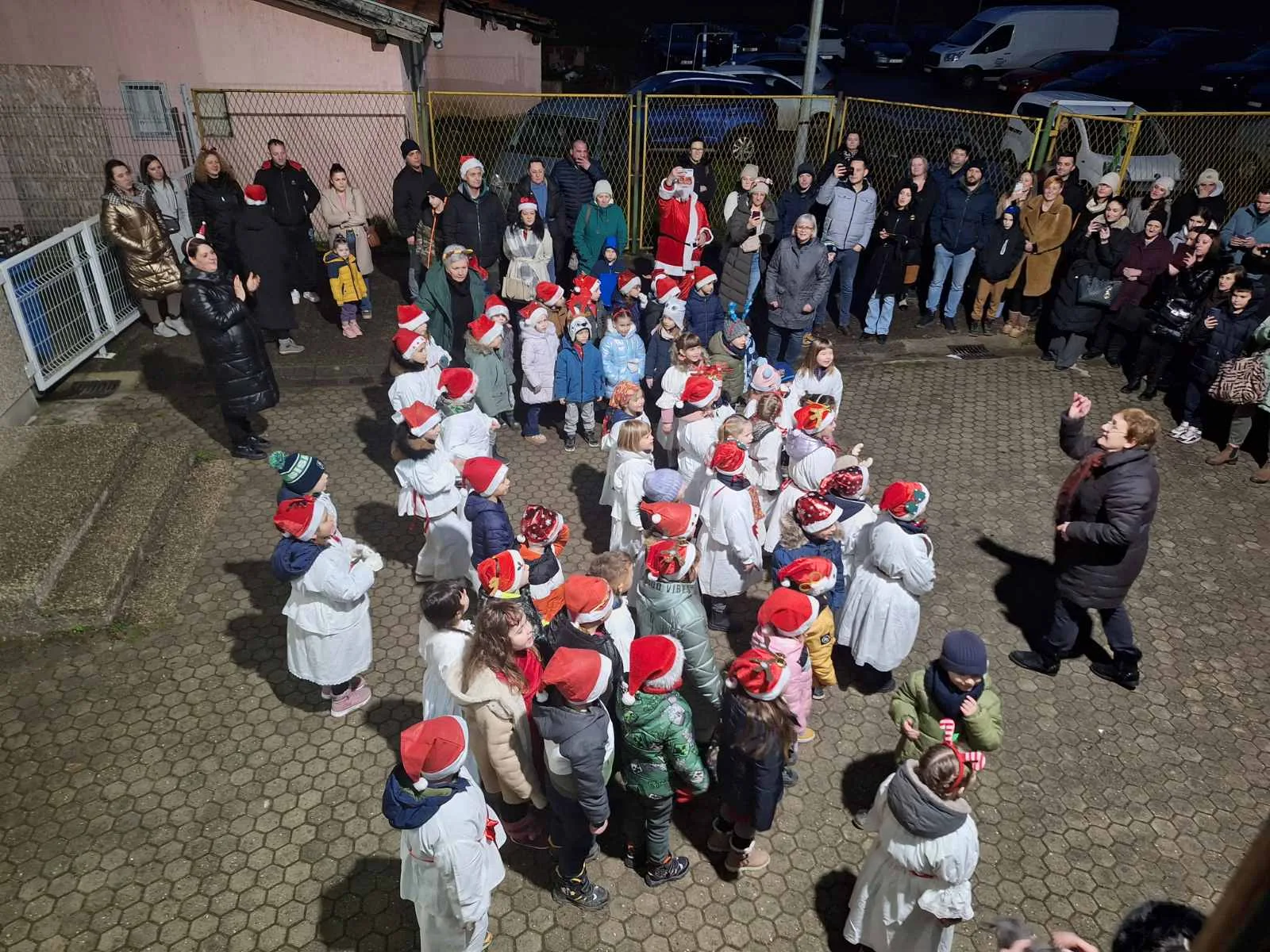 IMG df3a4393235e6fa578db0834e3188a43 V